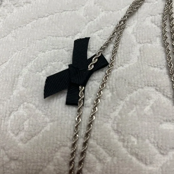 New, Without Tags, Betsy Johnson Long Neclace with Large Chrystal Pendant. - Picture 14 of 16